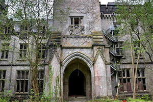abandoned castle azriel